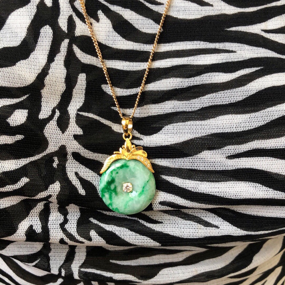 14K Solid Gold Round Donut Natural Jade Pendant